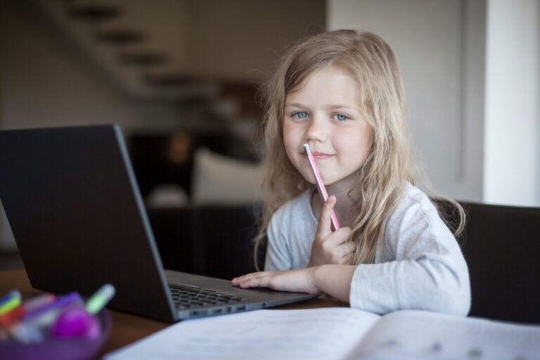 girl with laptop